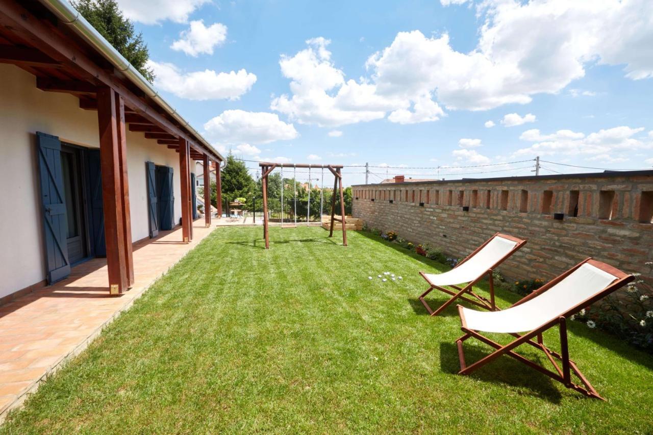 Veranda Villány Exteriör bild